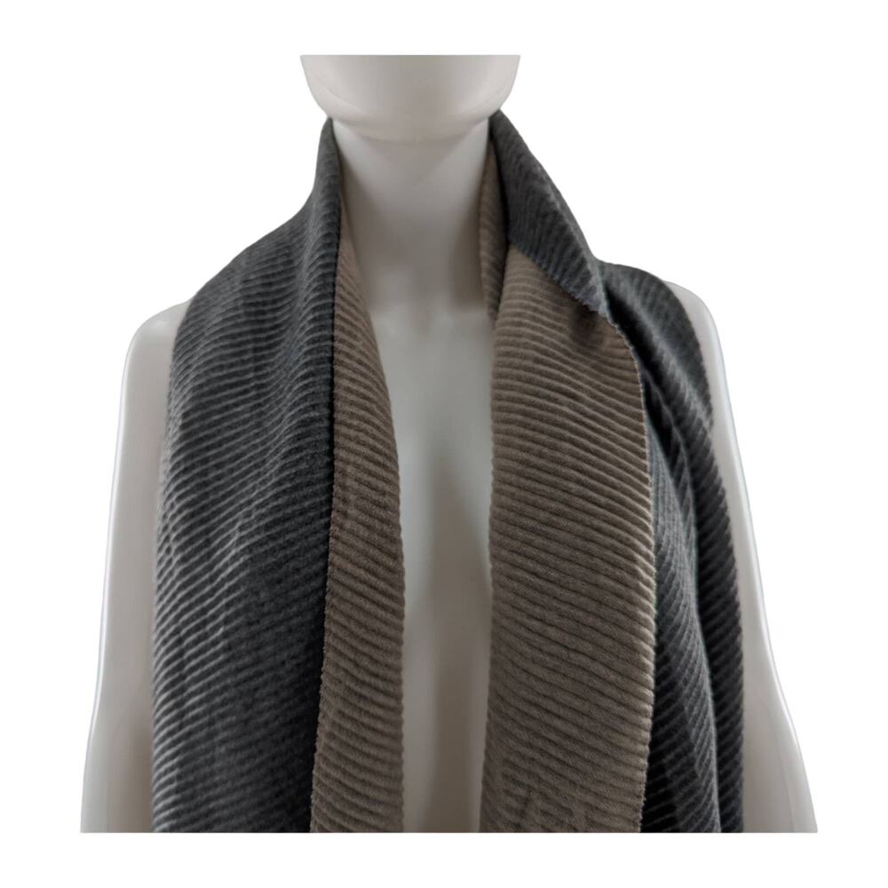 14th & Union Oversized Reversible Scarf - Picture 6 of 8
